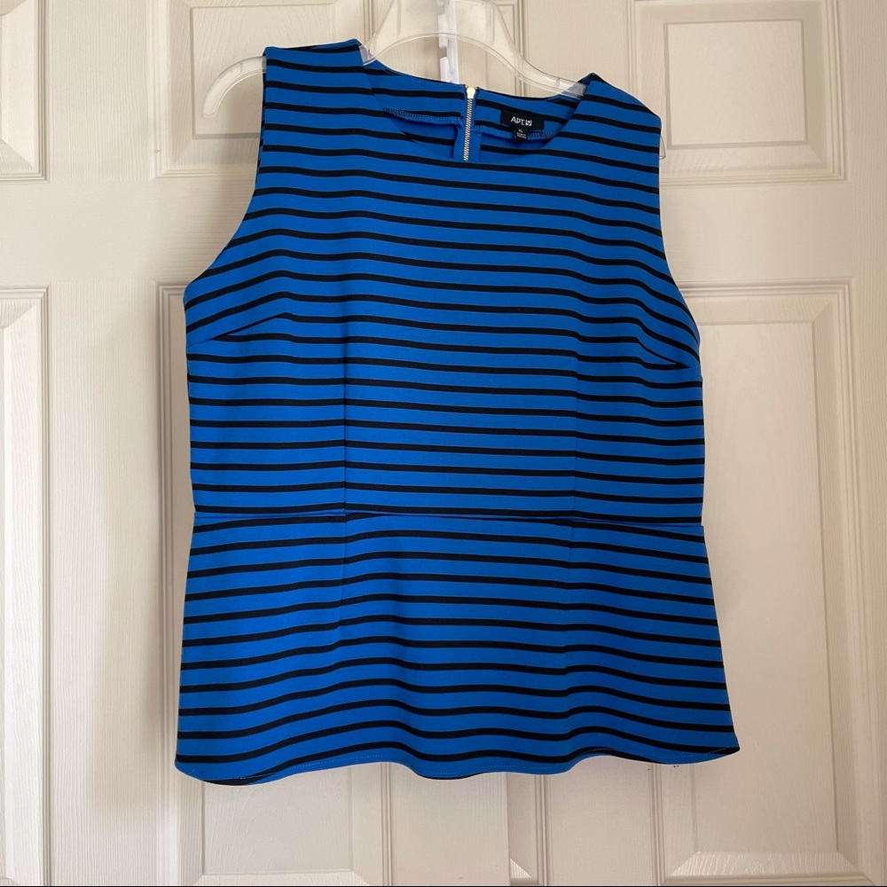 Sleeveless flounce top